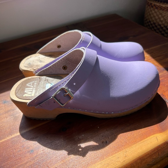 MIA Lavender Slippers - Picture 2 of 7